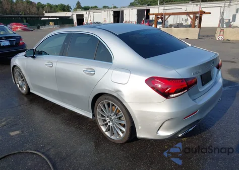 2022 Mercedes-Benz A 220 z USA, uszkodzony, nr VIN W1K3G4EB0NJ362069